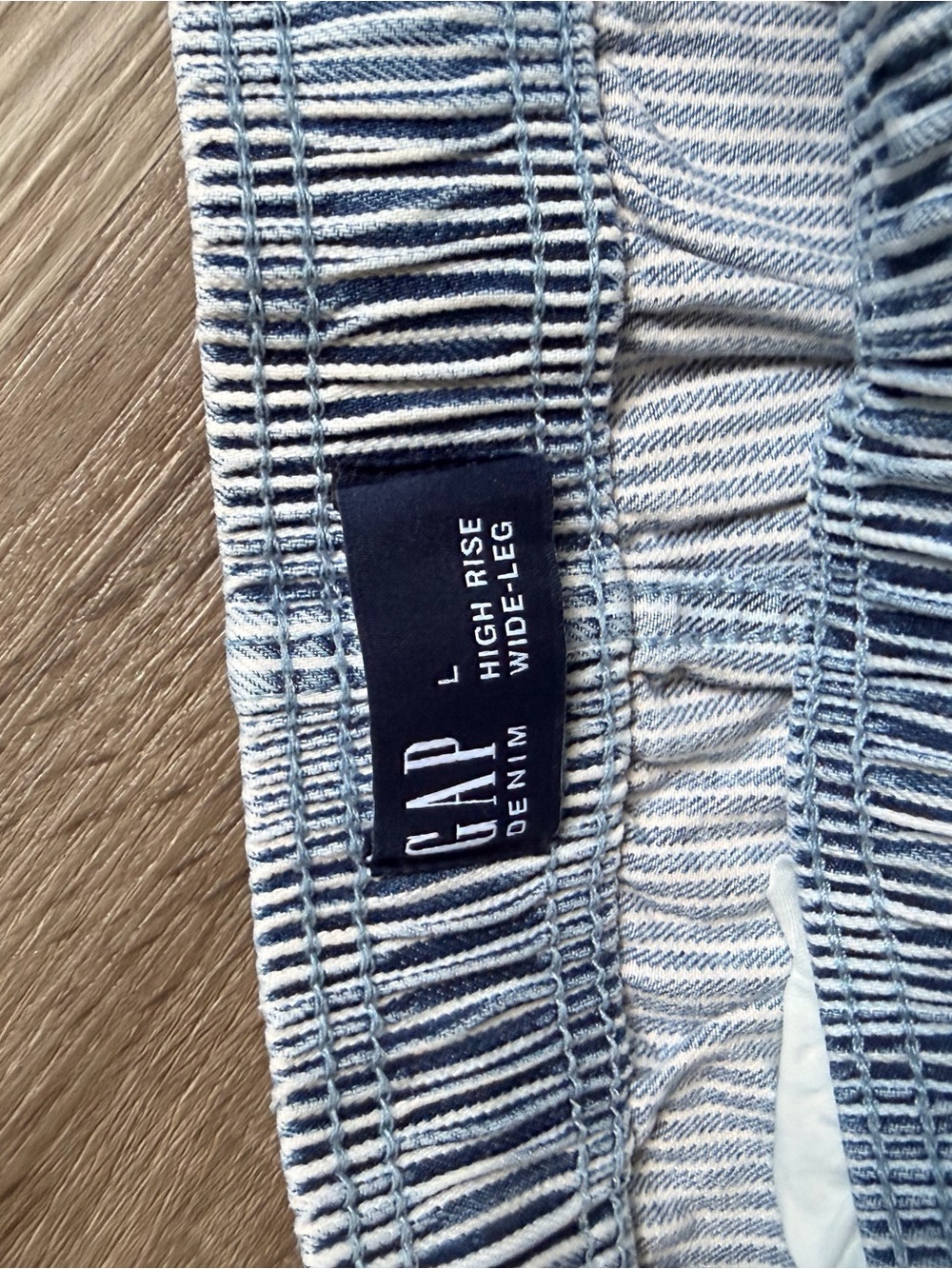 GAP Wide Leg Denim Pants - Picture 2 of 2
